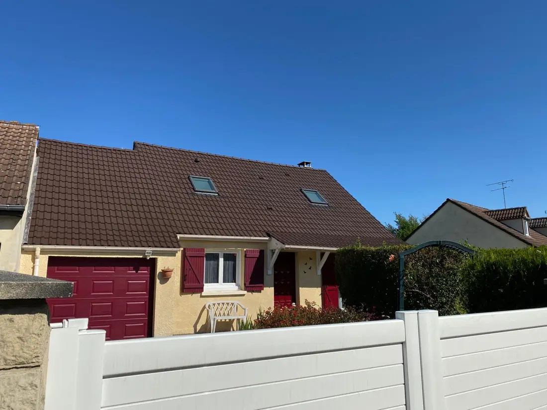 Toiture en tuiles et Velux — NB Rénove